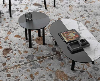 Tavolino con struttura in frassino e piano realizzato in due materiali differenti Bam di Calligaris