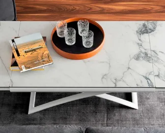 Tavolino allungabile con piano in ceramica effetto marmo Dakota di Calligaris