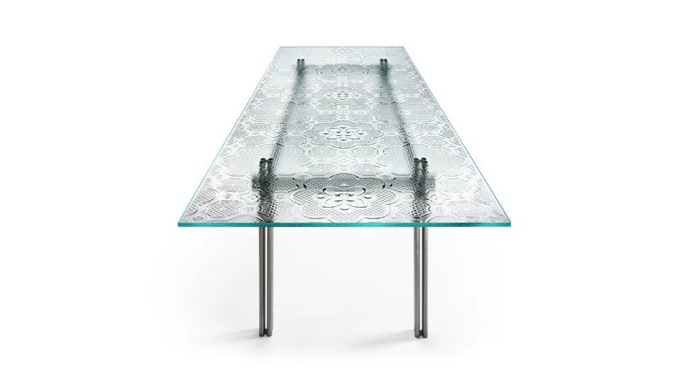 Tavolo Cristaline con top in vetro trasparente e base in metallo di Fiam