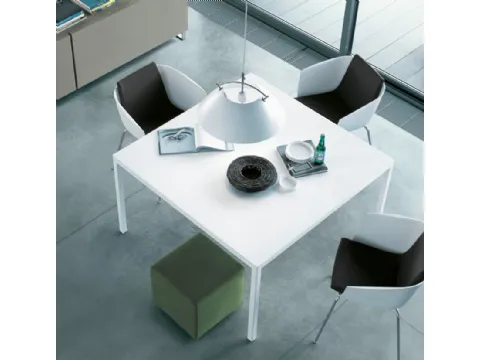 Tavolo quadrato Trevi in laccato opaco bianco di Poliform