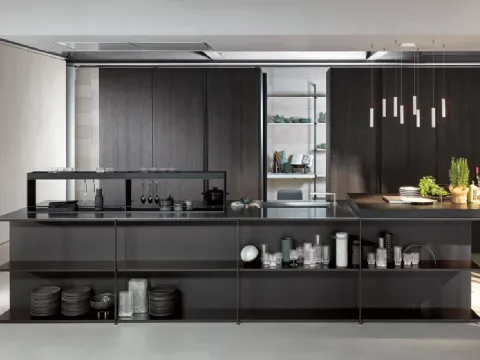 Cucina Design con isola Telero Project 5 in vetro dekor e metallo di Euromobil